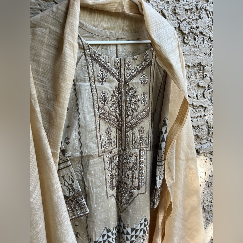 Embroidered pakistani Indian Dress brand sapphire pk
